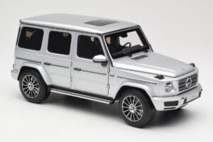 Mercedes G-Class G 500 W463A Iridium Silver Metallic Minichamps 1:18 113037112 Kovina – slika 6 od 8