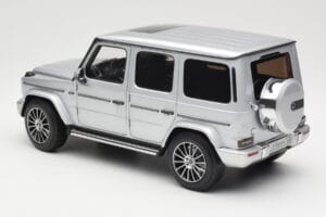 Mercedes G-Class G 500 W463A Iridium Silver Metallic Minichamps 1:18 113037112 Kovina – slika 7 od 8