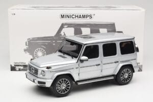 Mercedes G-Class G 500 W463A Iridium Silver Metallic Minichamps 1:18 113037112 Kovina – slika 8 od 8