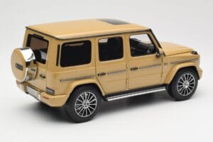 Mercedes G-Class G 500 W463A Solarbeam Yellow Metallic Minichamps 1:18 113037108 Kovina – slika 3 od 8