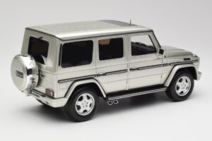 Mercedes G-Class G55 AMG W463 Iridium Srebrn Otto 1:18 OT1126 Smola – slika 2 od 6