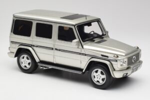 Mercedes G-Class G55 AMG W463 Iridium Srebrn Otto 1:18 OT1126 Smola – slika 4 od 6