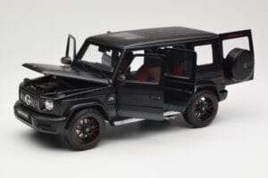 Mercedes G-Class G63 AMG W463A Matt Black Minichamps 1:18 110037064 Kovina – slika 2 od 8