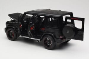 Mercedes G-Class G63 AMG W463A Matt Black Minichamps 1:18 110037064 Kovina – slika 5 od 8