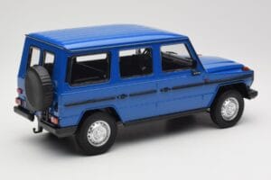 Mercedes G-Class W460 LWB Temno Moder Minichamps 1:18 155038100 Kovina – slika 2 od 6