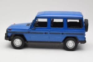Mercedes G-Class W460 LWB Temno Moder Minichamps 1:18 155038100 Kovina – slika 3 od 6