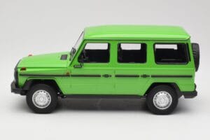 Mercedes G-Class W460 LWB Zelen Minichamps 1:18 155038101 Kovina – slika 3 od 6