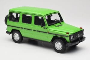 Mercedes G-Class W460 LWB Zelen Minichamps 1:18 155038101 Kovina – slika 4 od 6