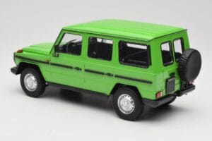 Mercedes G-Class W460 LWB Zelen Minichamps 1:18 155038101 Kovina – slika 5 od 6