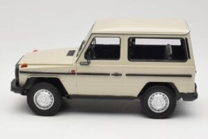 Mercedes G-Class W460 SWB Grey Metallic Minichamps 1:18 155038004 Kovina – slika 3 od 6