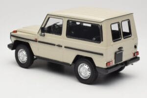 Mercedes G-Class W460 SWB Grey Metallic Minichamps 1:18 155038004 Kovina – slika 5 od 6