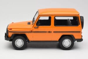 Mercedes G-Class W460 SWB Oranžen Minichamps 1:18 155038000 Kovina – slika 3 od 6