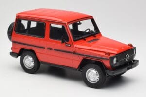 Mercedes G-Class W460 SWB Rdeč Minichamps 1:18 155038002 Kovina – slika 4 od 6