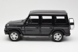 Mercedes G500 W463 Črn AUTOart 1:18 76216 Kovina – slika 4 od 8