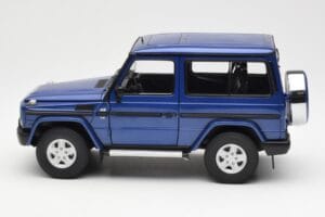 Mercedes G500 W463 SWB Modra AUTOart 1:18 76114 Kovina – slika 4 od 8