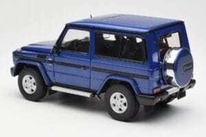 Mercedes G500 W463 SWB Modra AUTOart 1:18 76114 Kovina – slika 7 od 8