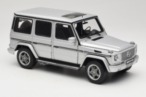 Mercedes G55 AMG W463 Srebrna AUTOart 1:18 76247 Kovina – slika 6 od 8