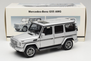 Mercedes G55 AMG W463 Srebrna AUTOart 1:18 76247 Kovina – slika 8 od 8