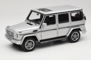 Mercedes G55 AMG W463 Srebrna AUTOart 1:18 76247 Kovina