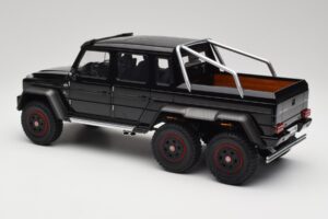 Mercedes AMG G63 W463 6x6 Gloss Črn AUTOart 1:18 76306 Kompozit – slika 7 od 8