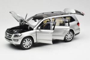 Mercedes GL-Class X166 Iridium Srebrn Metallic Norev 1:18 B66960097 Kovina – slika 2 od 8