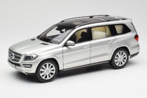 Mercedes GL-Class X166 Iridium Srebrn Metallic Norev 1:18 B66960097 Kovina