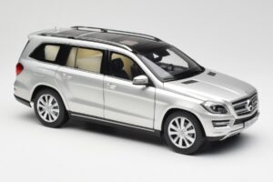 Mercedes GL-Class X166 Iridium Srebrn Metallic Norev 1:18 B66960097 Kovina – slika 6 od 8