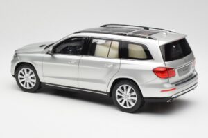 Mercedes GL-Class X166 Iridium Srebrn Metallic Norev 1:18 B66960097 Kovina – slika 7 od 8