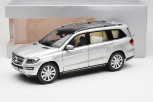 Mercedes GL-Class X166 Iridium Srebrn Metallic Norev 1:18 B66960097 Kovina – slika 8 od 8