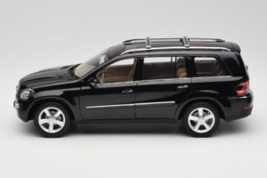 Mercedes GL X164 Obsidian Black Minichamps 1:18 B66962334 Kovina – slika 4 od 8