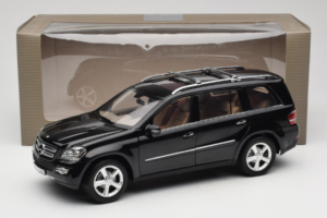Mercedes GL X164 Obsidian Black Minichamps 1:18 B66962334 Kovina – slika 8 od 8