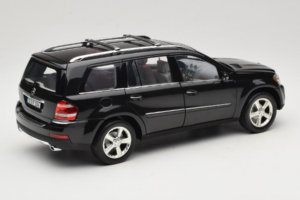 Mercedes GL X164 Period Brown Minichamps 1:18 B66962336 Kovina – slika 3 od 8