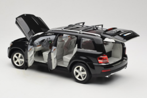 Mercedes GL X164 Period Brown Minichamps 1:18 B66962336 Kovina – slika 5 od 8