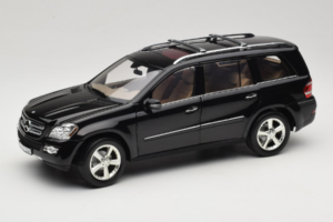 Mercedes GL X164 Tanzanite Blue Minichamps 1:18 B66962335 Kovina
