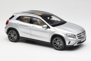 Mercedes GLA X156 Polar Srebrna Metalik Norev 1:18 B66960267 Kovina – slika 6 od 8
