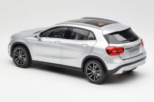 Mercedes GLA X156 Polar Srebrna Metalik Norev 1:18 B66960267 Kovina – slika 7 od 8