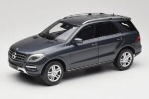 Mercedes M-Class W164 Grey Metallic Minichamps 1:18 100030100 Kovina