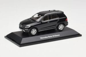 Mercedes M-Class W166 Obsidian Black Metallic Minichamps 1:43 B66960060 Kovina – slika 2 od 4