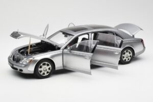 Maybach 62 LWB Himalaya Srebrna Dealer Edition AUTOart 1:18 B66962178 Kovina – slika 2 od 8