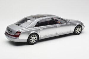 Maybach 62 LWB Himalaya Srebrna Dealer Edition AUTOart 1:18 B66962178 Kovina – slika 3 od 8