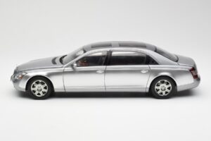 Maybach 62 LWB Himalaya Srebrna Dealer Edition AUTOart 1:18 B66962178 Kovina – slika 4 od 8