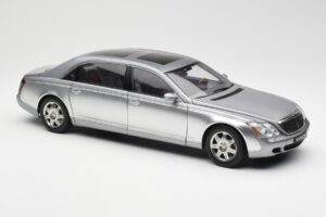 Maybach 62 LWB Himalaya Srebrna Dealer Edition AUTOart 1:18 B66962178 Kovina – slika 6 od 8