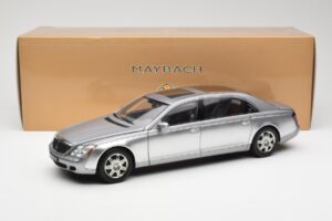 Maybach 62 LWB Himalaya Srebrna Dealer Edition AUTOart 1:18 B66962178 Kovina – slika 8 od 8