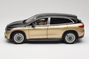 Mercedes Maybach EQS 680 V297 Bež NZG 1:18 B66960592 Kovina – slika 4 od 8