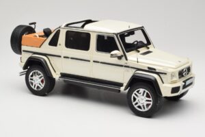 Mercedes Maybach G650 Landaulet W463 Bela Schuco 1:18 450017800 Kovina – slika 4 od 6