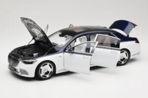 Mercedes Maybach S-Class Z223 Nautical Blue Diamond White Almost Real 1:18 820126 Kovina – slika 2 od 8
