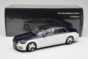 Mercedes Maybach S-Class Z223 Nautical Blue Diamond White Almost Real 1:18 820126 Kovina – slika 8 od 8