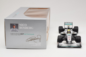 Mercedes MGP W01 #4 N. Rosberg Mercedes GP 2010 Minichamps 1:18 110100004 Kovina – slika 6 od 7