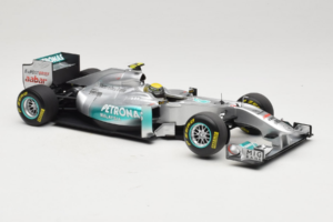 Mercedes MGP W02 #8 N. Rosberg Mercedes GP Showcar 2011 Minichamps 1:18 110110078 Kovina – slika 4 od 7