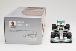 Mercedes MGP W02 #8 N. Rosberg Mercedes GP Showcar 2011 Minichamps 1:18 110110078 Kovina – slika 6 od 7